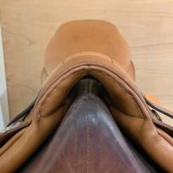 Stubben Close Contact Saddle - 16" 6 Stubben Close Contact Saddle - 16" -Best Saddle Shop 22 Stubben IMG 7307