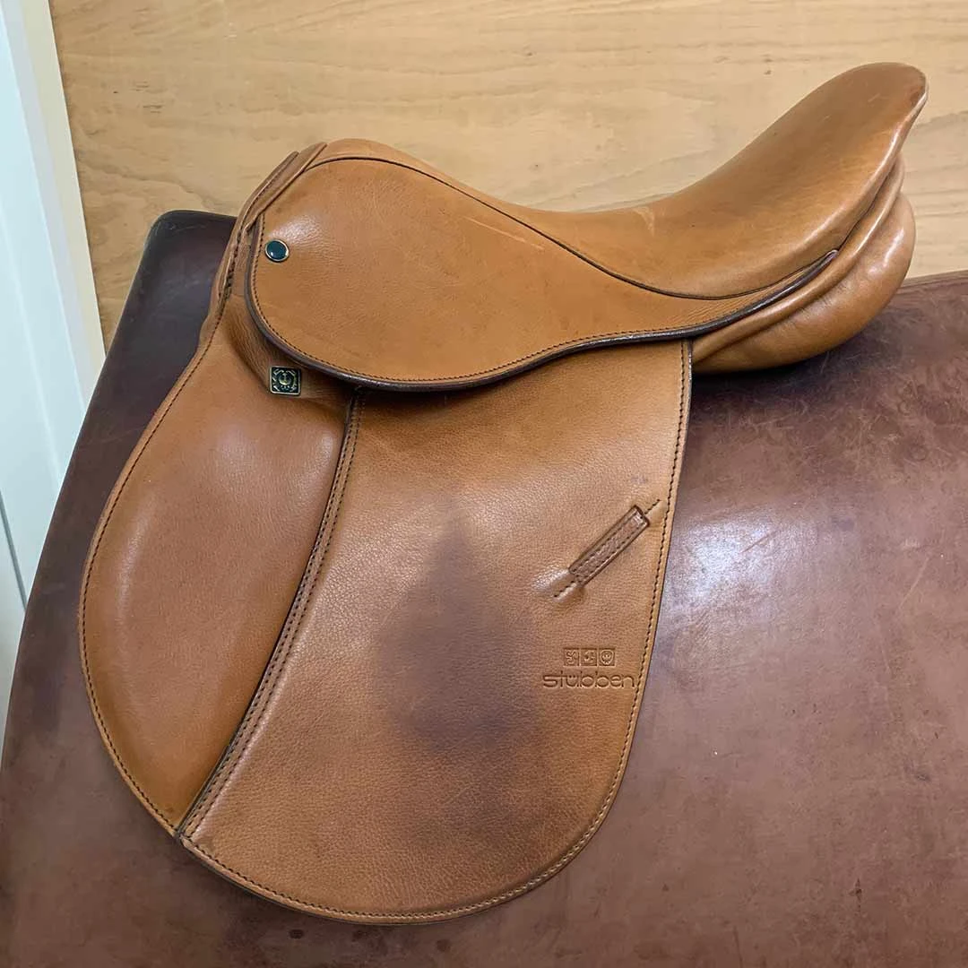 Stubben Close Contact Saddle - 16" 1 Stubben Close Contact Saddle - 16"