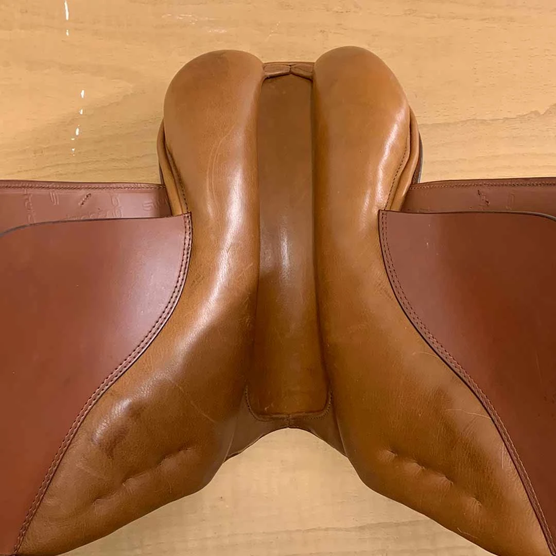 Stubben Close Contact Saddle - 16" 4 Stubben Close Contact Saddle - 16" - Image 4