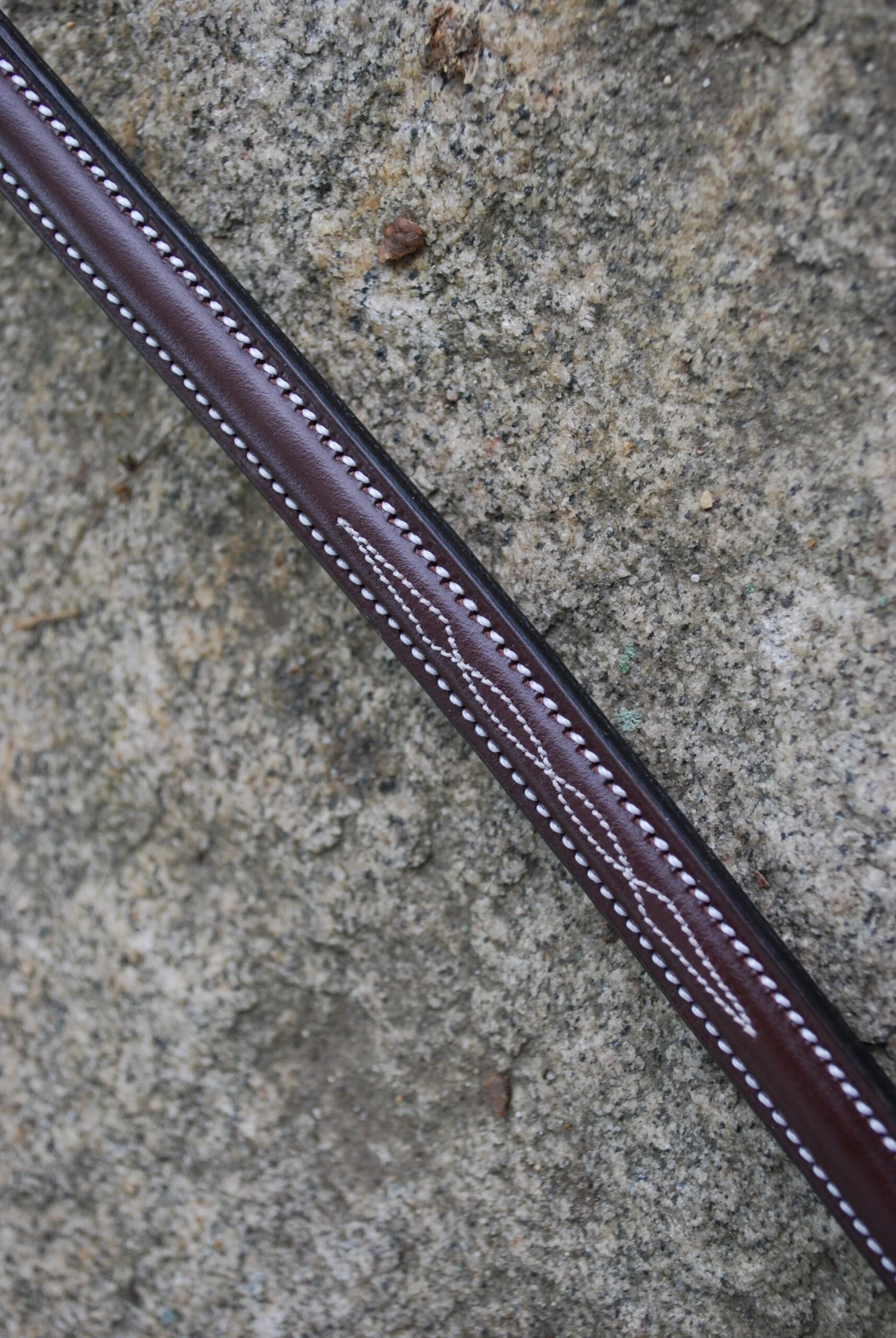 KL Italia Round Raised Standing Martingale With Fancy Stitching