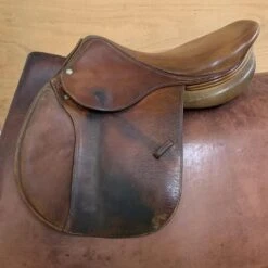 Devoucoux Close Contact - 16.5"