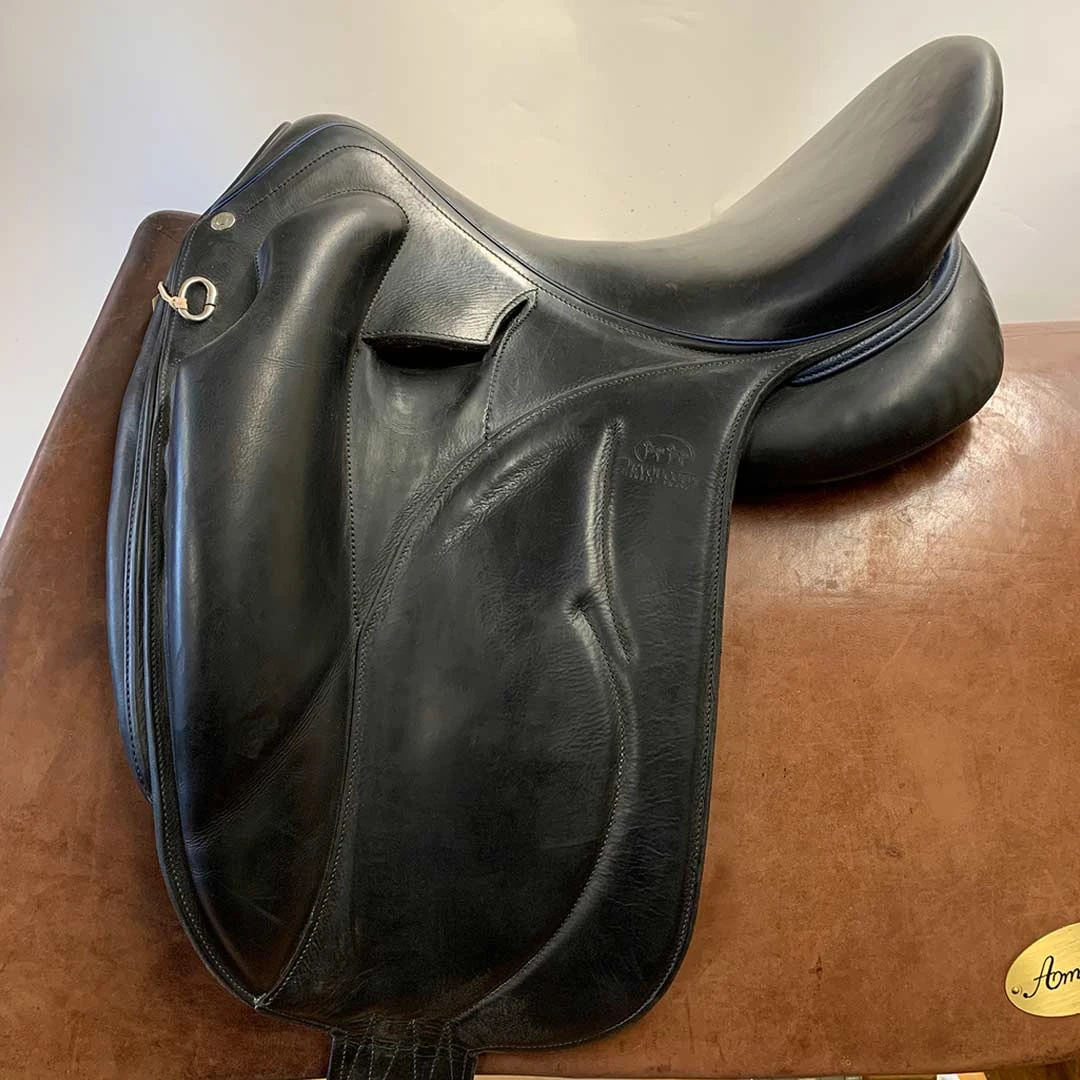 Devoucoux Makala Dressage - 17.5" 1 Devoucoux Makala Dressage - 17.5"