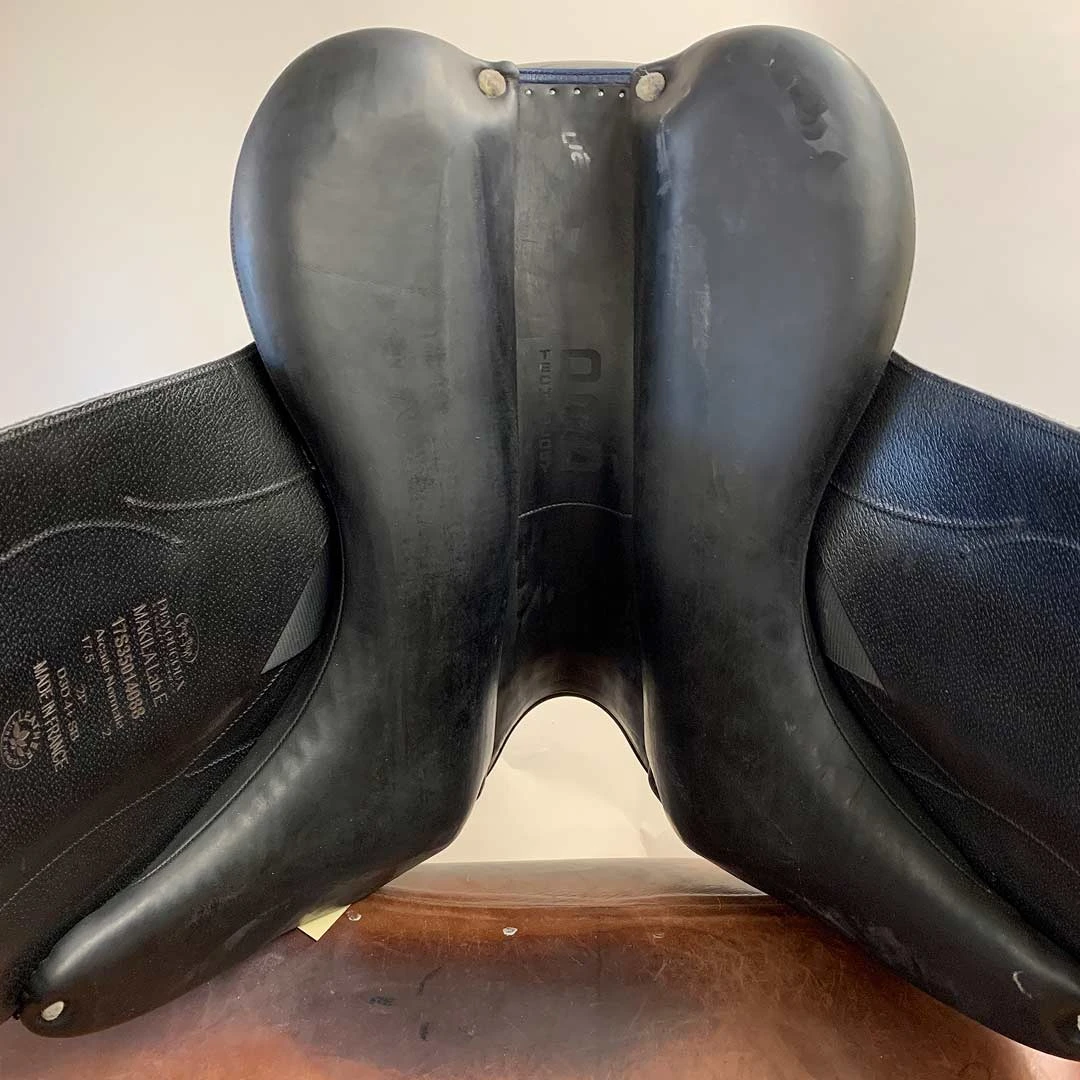 Devoucoux Makala Dressage - 17.5" 4 Devoucoux Makala Dressage - 17.5" - Image 4