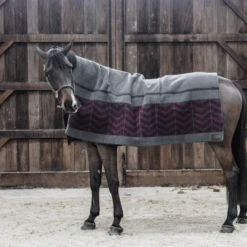 KENTUCKY HORSEWARE - HEAVY FLEECE RUG SQUARE FISHBONE -Best Saddle Shop 485a6474 copie a929523bbdd099ba1a676b6771a9e673 article photobook m