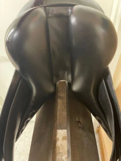Nexus Dressage Saddle 17.5 MOJ -Best Saddle Shop IMG 2078