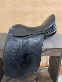 Nexus Dressage Saddle 17.5 MOJ