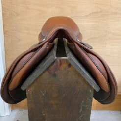 Butet Saumar Jump Saddle 17.5" TEA -Best Saddle Shop IMG 7794 scaled