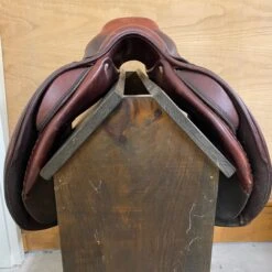 CWD SE02 Jump Saddle 17.5" BAK -Best Saddle Shop IMG 8080 scaled